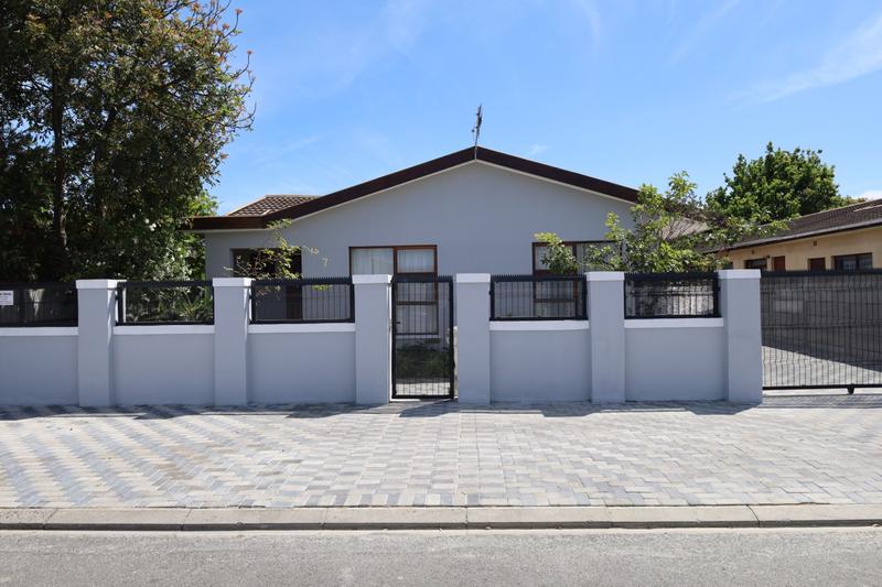 3 Bedroom Property for Sale in Eersterivier Industria Western Cape